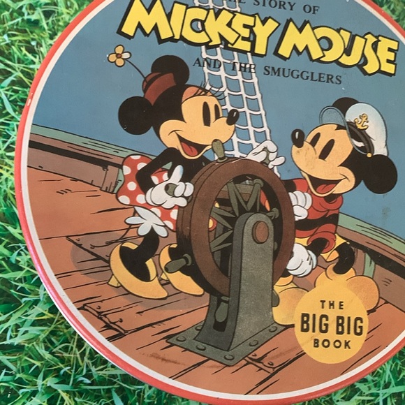 Adorable Mickey and Minnie Mouse cookie tin, vintage condition - Picture 10 of 12